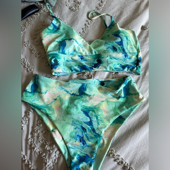 Bathing suit - Picture 1 of 1